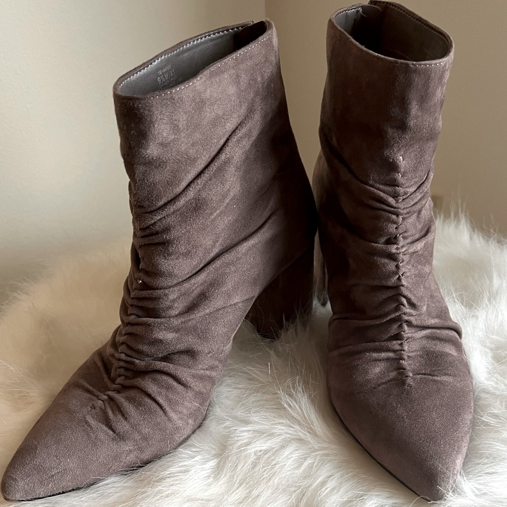 👢1-State Faux Suede Booties👢